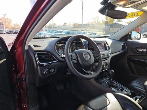 Used 2021 Jeep Cherokee Latitude Plus image 25