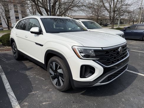 New 2026 Volkswagen Atlas Cross Sport SE AWD/4WD image 2