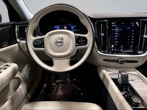 Certified 2023 Volvo S60 B5 Ultimate w/ Climate Package image 7