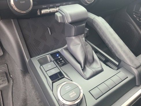 Used 2025 Toyota 4Runner SR5 image 26