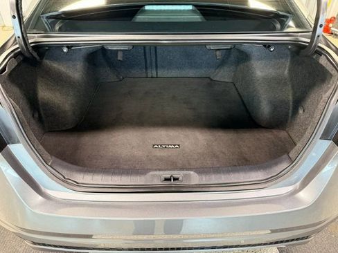 Used 2022 Nissan Altima 2.5 SR w/ Midnight Edition Package FWD image 14