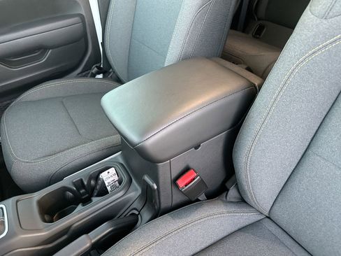 New 2025 Jeep Gladiator Sport image 20