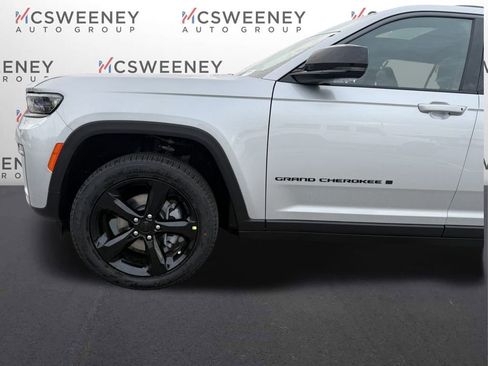 New 2026 Jeep Grand Cherokee Limited w/ Limited Altitude Package RWD image 28