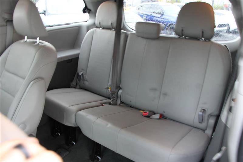 Used 2020 Toyota Sienna XLE w/ XLE Navigation Package AWD/4WD image 29
