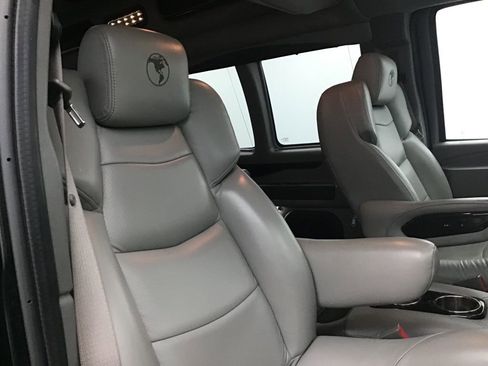 Used 2020 Chevrolet Express 2500 w/ Enhanced Convenience Package image 41