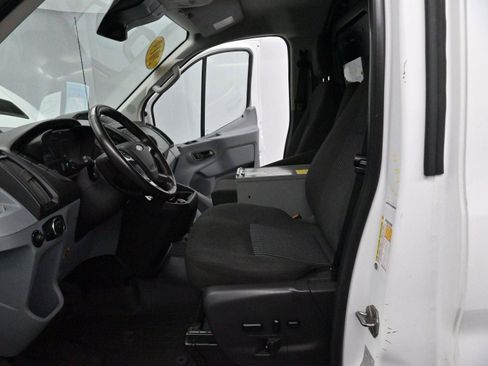 Used 2019 Ford Transit 250 130 Low Roof RWD image 17