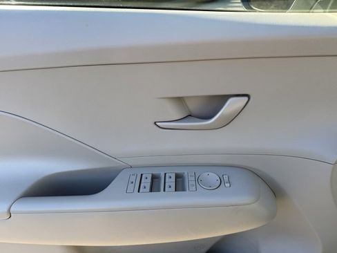 Used 2025 Hyundai Kona SEL image 13