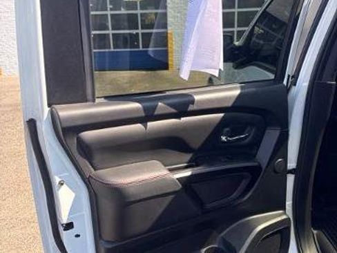 Used 2024 Nissan Titan PRO-4X w/ Pro-4x Convenience Package AWD/4WD image 28