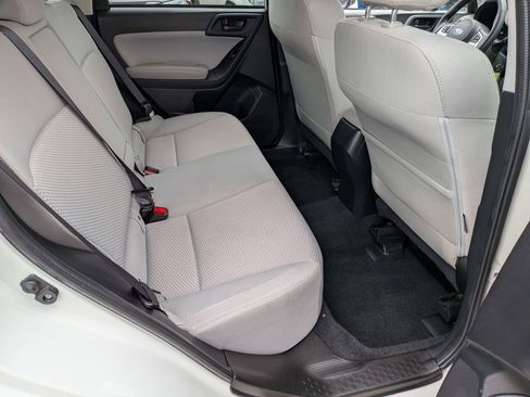 Used 2018 Subaru Forester 2.5i Premium AWD/4WD image 34