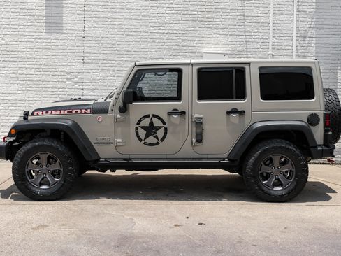 Used 2017 Jeep Wrangler Unlimited Rubicon AWD/4WD image 9