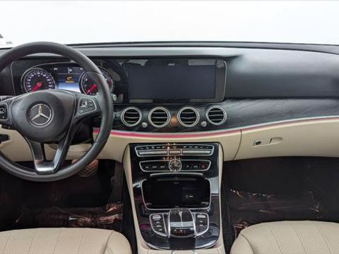 Used 2017 Mercedes-Benz E 300 4MATIC image 26