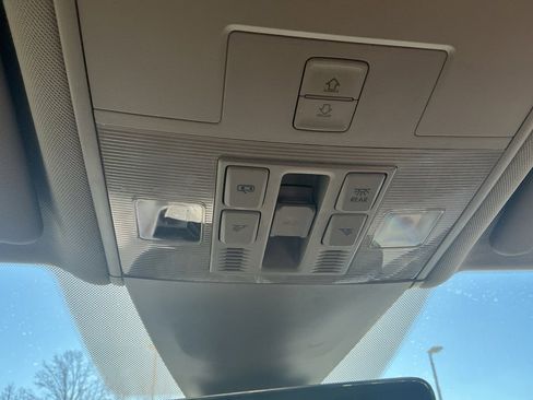 Certified 2022 Volkswagen Atlas SEL image 24