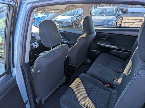 Used 2017 Toyota Prius V Two w/ Carpet Mat Package image 12