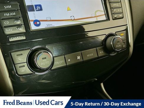 Used 2015 Nissan Altima 2.5 SV w/ Convenience Package image 14