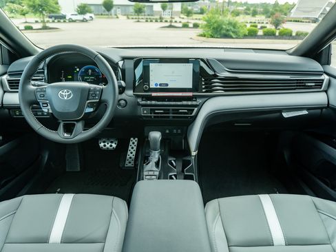 Used 2026 Toyota Camry SE w/ Convenience Package FWD image 19