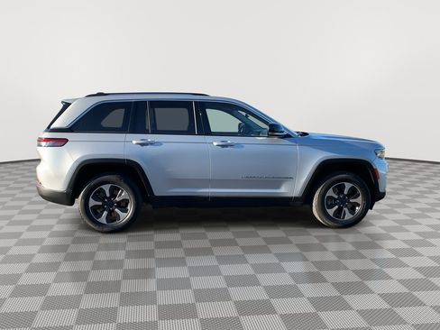 Used 2023 Jeep Grand Cherokee 4WD 4xe image 8