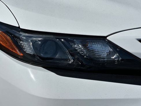 Used 2023 Toyota Camry SE FWD image 10