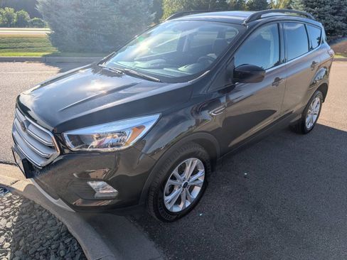 Used 2018 Ford Escape SE FWD image 5