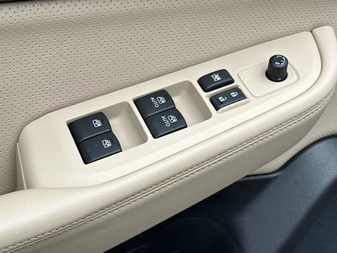 Used 2017 Subaru Outback 3.6R Limited image 13