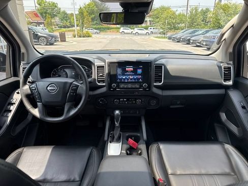 Used 2024 Nissan Frontier SL w/ Technology Package AWD/4WD image 12
