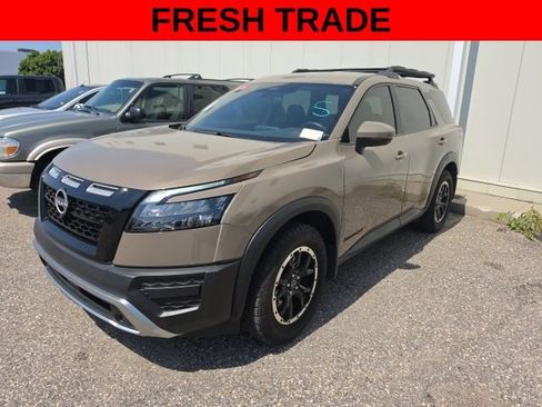 Used 2024 Nissan Pathfinder Rock Creek AWD/4WD image 3
