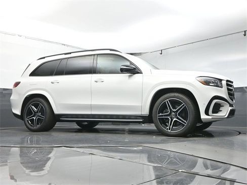New 2025 Mercedes-Benz GLS 450 4MATIC image 33