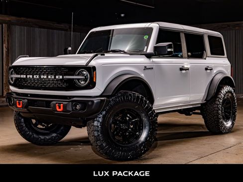 Used 2023 Ford Bronco Wildtrak image 5