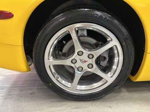 Used 2002 Chevrolet Corvette Convertible w/ Preferred Equipment Group2 image 14