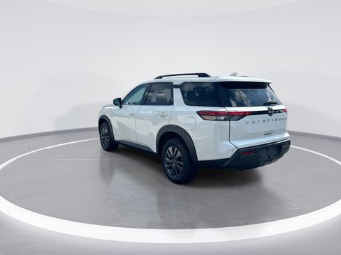 Used 2024 Nissan Pathfinder SV FWD image 7