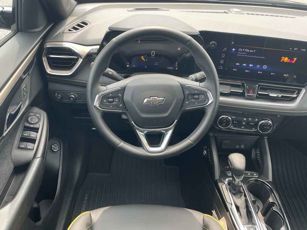 Used 2025 Chevrolet TrailBlazer ACTIV w/ Convenience Package FWD image 14