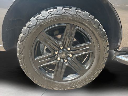 Used 2020 Ford Expedition XLT w/ Equipment Group 202A RWD image 13