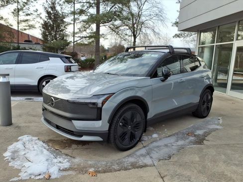 New 2026 Volvo EX30 Cross Country Ultra image 4