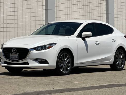 Used 2018 MAZDA MAZDA3 Touring FWD image 10