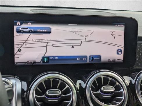 Used 2025 Mercedes-Benz GLB 250 image 7