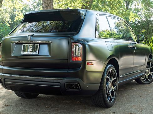 Used 2023 Rolls-Royce Cullinan Black Badge w/ Leather Finishing Pack image 3