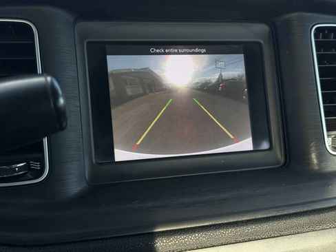 Used 2019 Dodge Charger Police w/ Street Appearance Group image 17