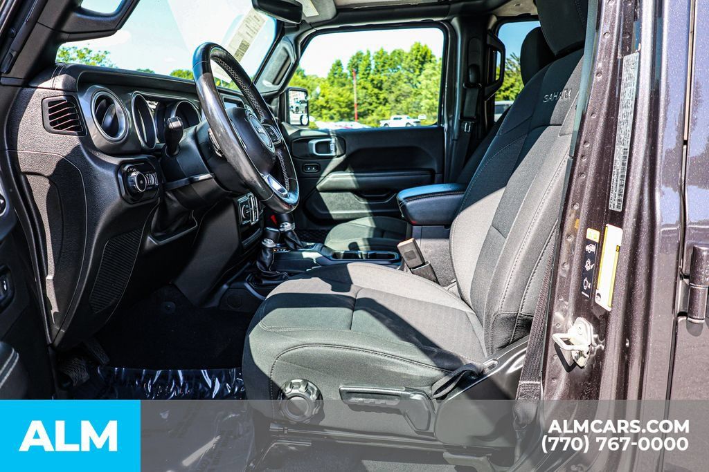Used 2021 Jeep Wrangler Unlimited Sahara w/ Uconnect 4C Nav & Sound Group AWD/4WD image 17