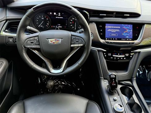 Certified 2025 Cadillac XT6 Premium Luxury w/ Platinum Package image 4