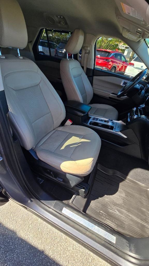 Used 2021 Ford Explorer Limited w/ Equipment Group 301A RWD image 25