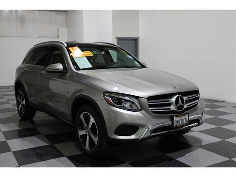 Used 2019 Mercedes-Benz GLC 350e 4MATIC image 3