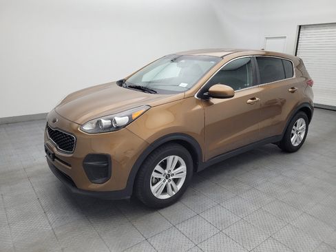 Used 2018 Kia Sportage LX FWD image 2