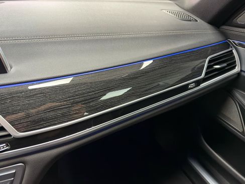 Used 2019 BMW 750i xDrive w/ M Sport Package AWD/4WD image 25