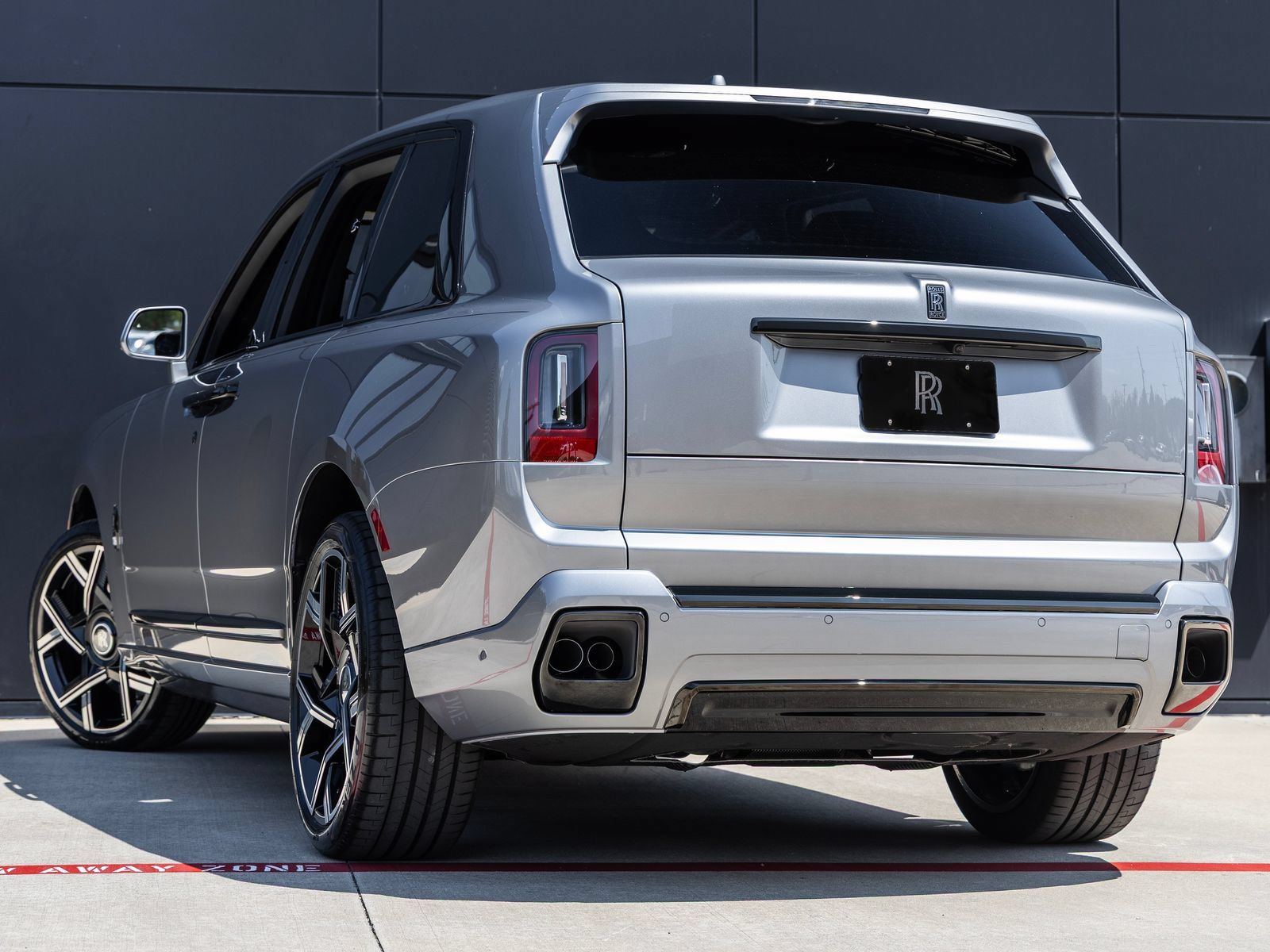 New 2027 Rolls-Royce Cullinan Black Badge AWD/4WD image 9
