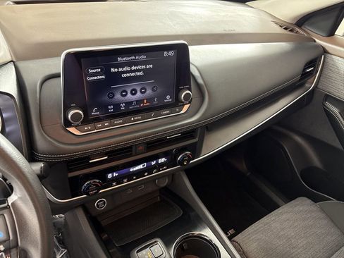 Used 2023 Nissan Rogue SV image 31