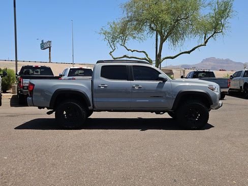 Used 2021 Toyota Tacoma SR5 w/ Trail Edition AWD/4WD image 4