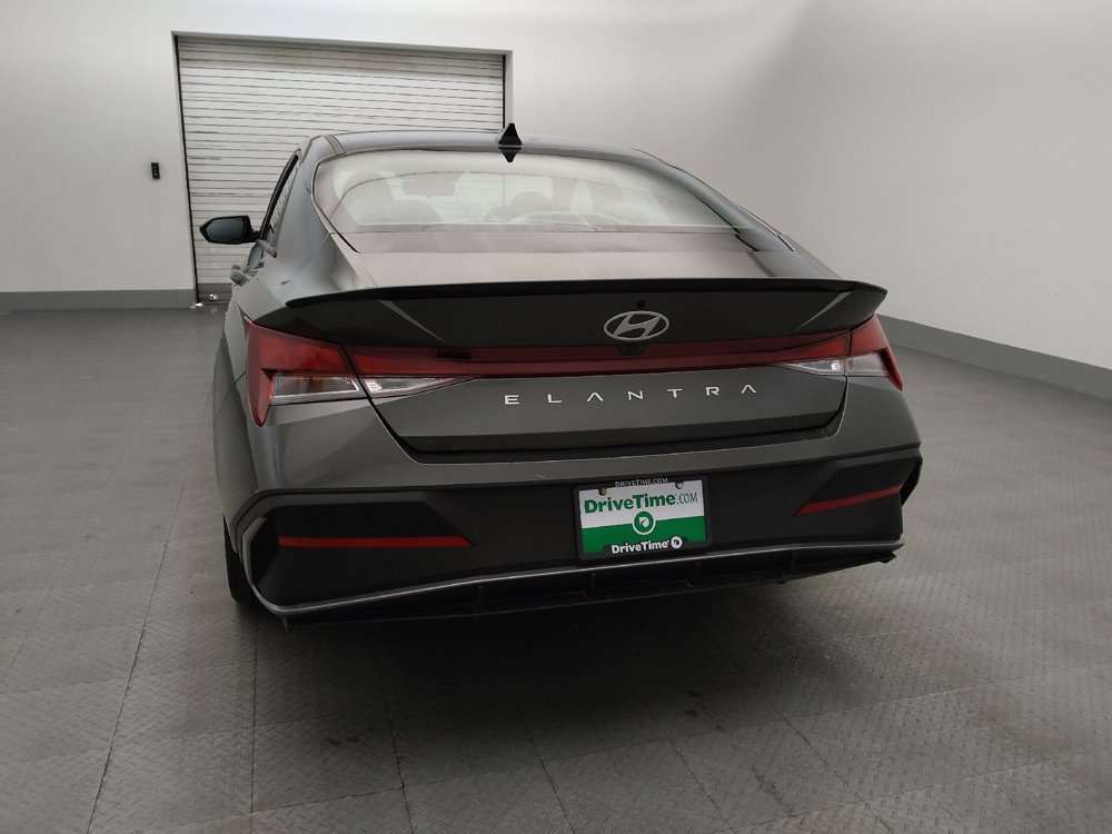 Used 2025 Hyundai Elantra Sport FWD image 6