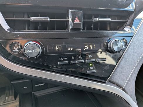 Used 2022 Toyota Camry SE w/ Cold Weather Package image 19