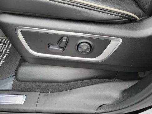 Used 2019 RAM 1500 Laramie image 24