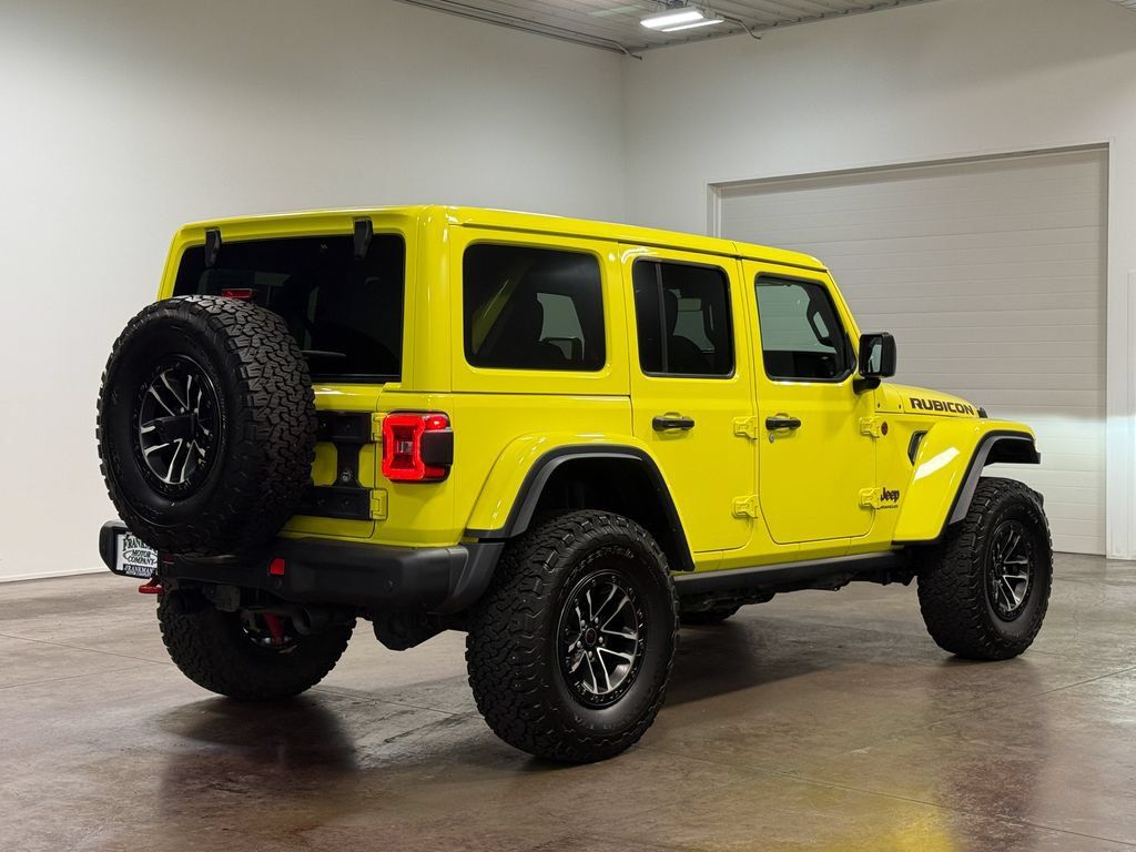 Used 2024 Jeep Wrangler Unlimited Rubicon AWD/4WD image 24