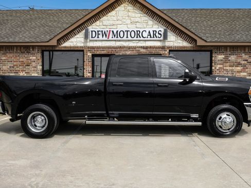 Used 2022 RAM 3500 Tradesman AWD/4WD image 4
